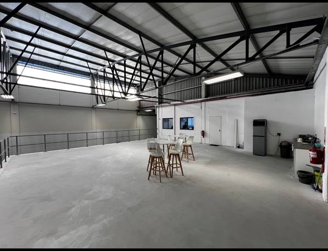 546M² WAREHOUSE TO LET IN AIRPORT INDUSTRIA